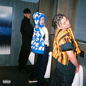 朱竹清把乳夹乖乖戴上被迫调教
